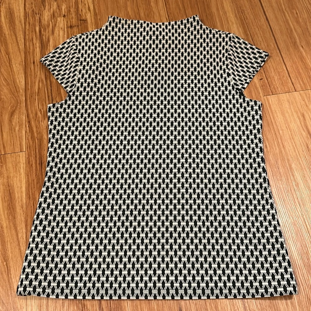 ✨Ann Taylor Cap Sleeve Top✨